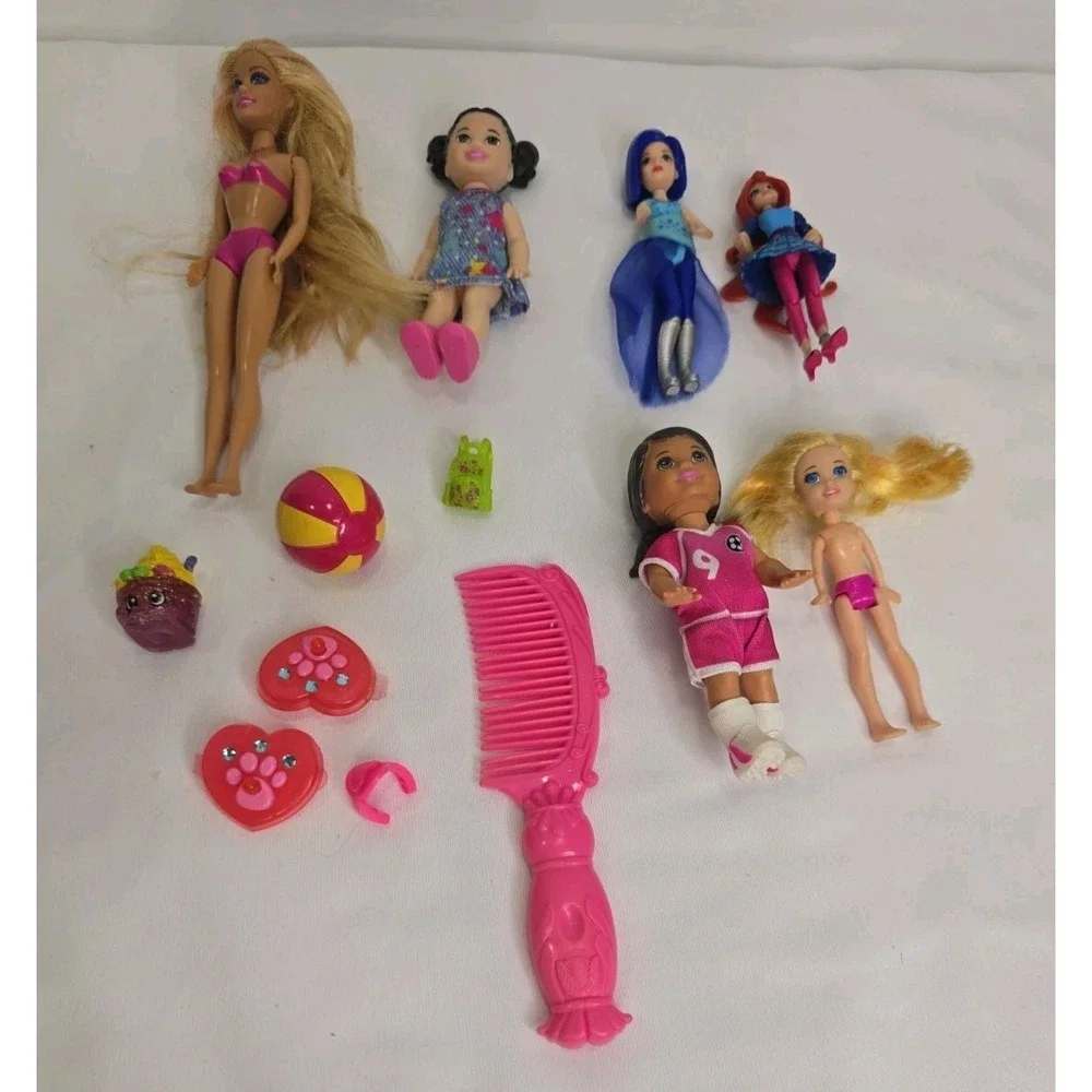13 Piece Lot Of Small Toy Dolls And Accessories